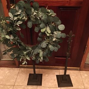 2 Adjustable iron wreath hangers